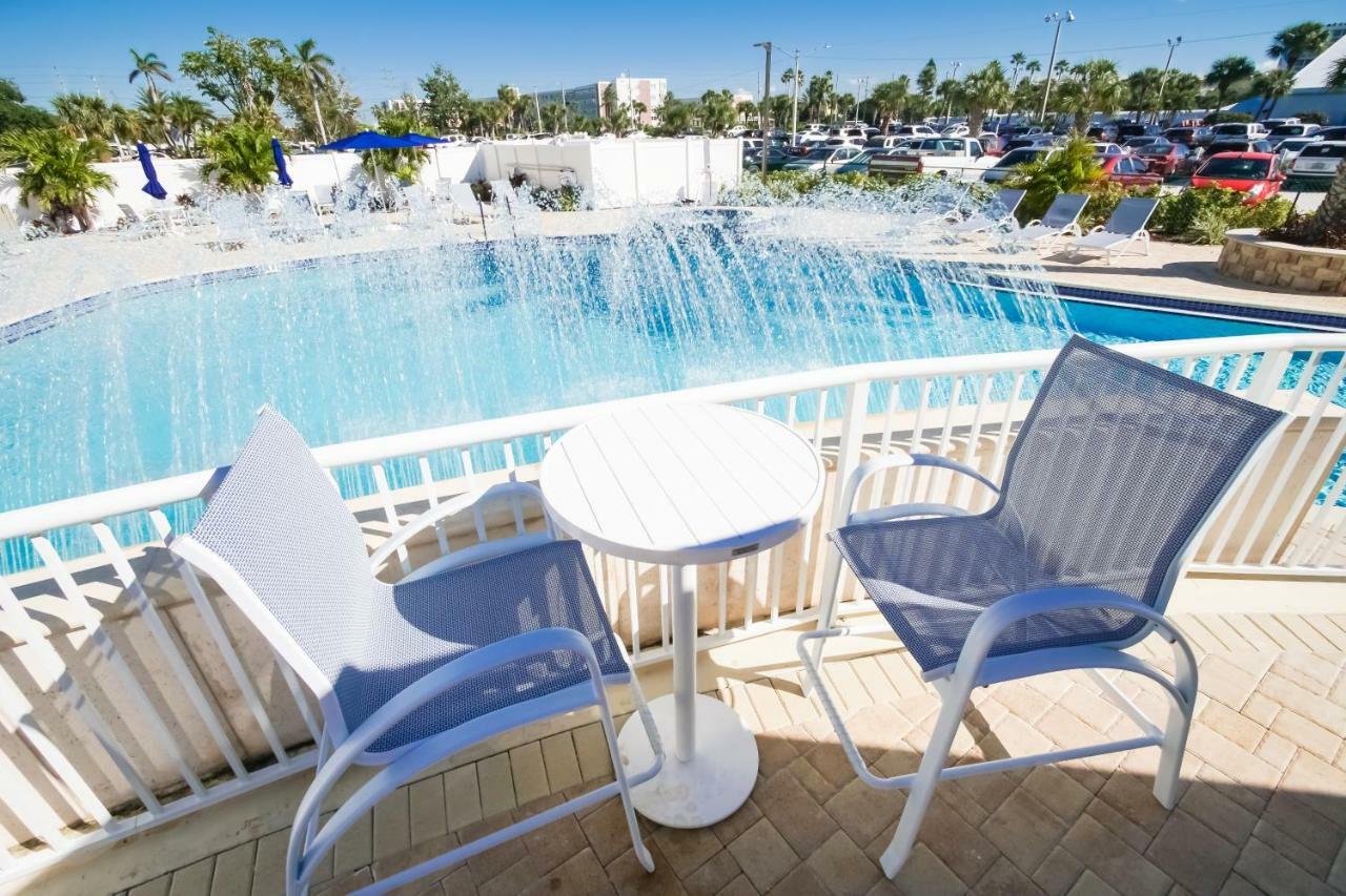 Coral Reef Resort St. Pete Beach Exterior photo